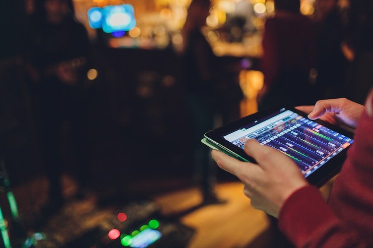 Filipino bettor viewing live football odds on phdream11 Sports from a smartphone